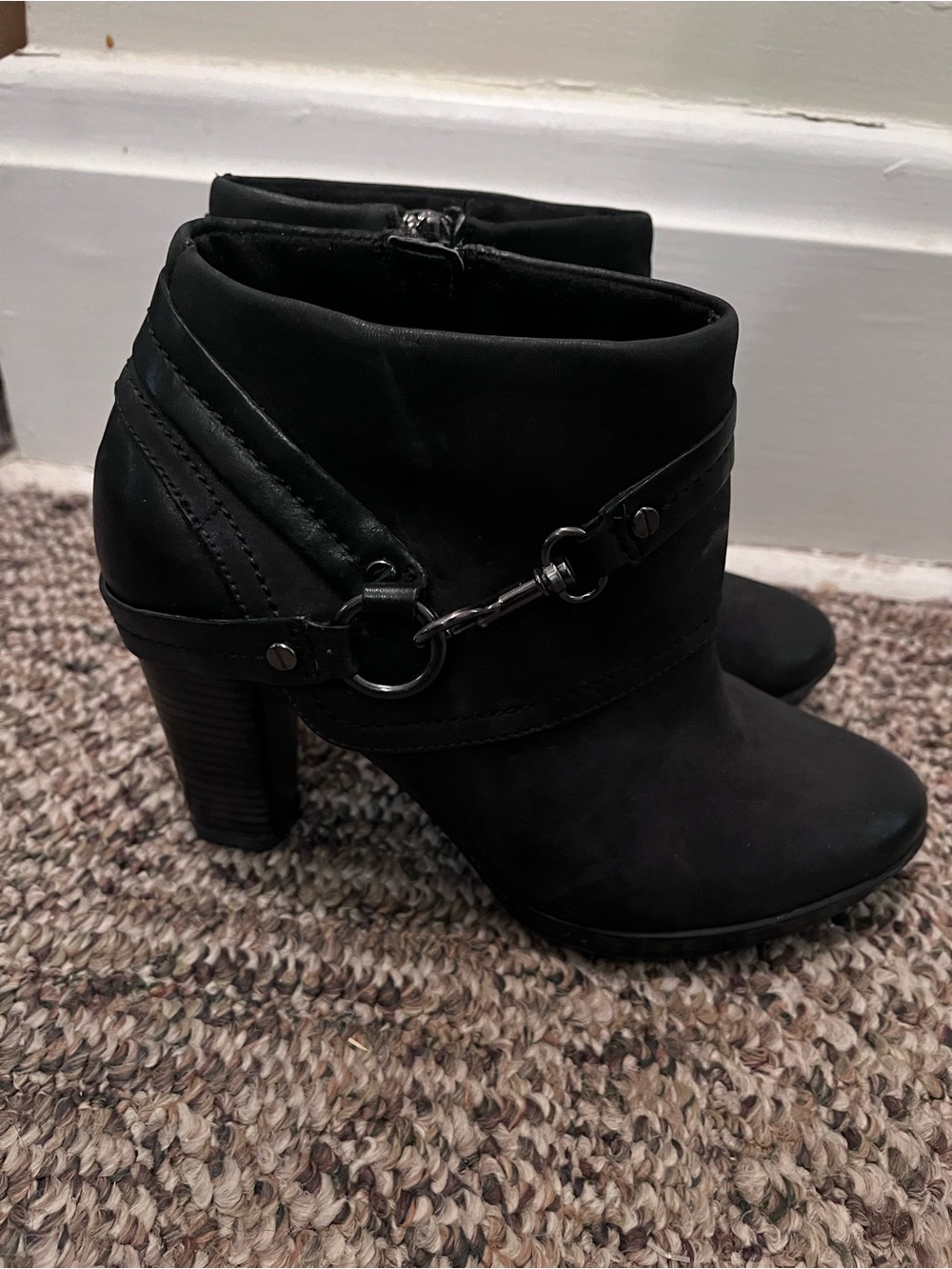 Clark’s Indigo Black Women's Heeled Ankle Boots Booties w Decorative Harness 6.5 - Picture 7 of 11